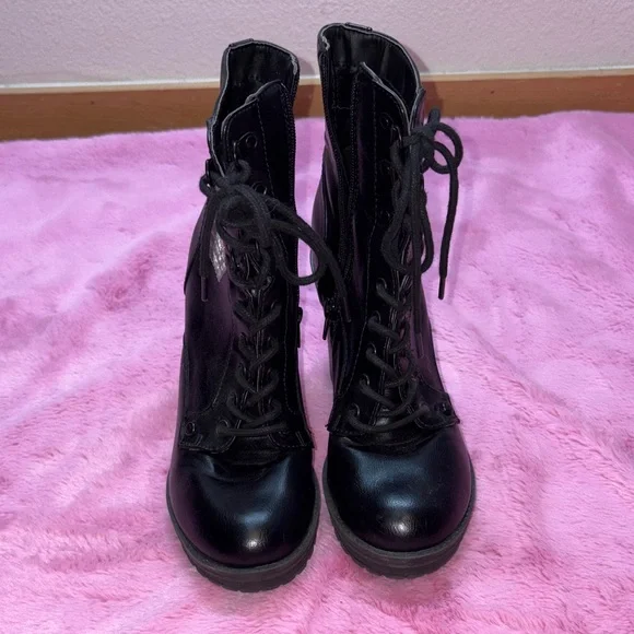 Guess Black Heeled Lace-Up Boots - Picture 2 of 6